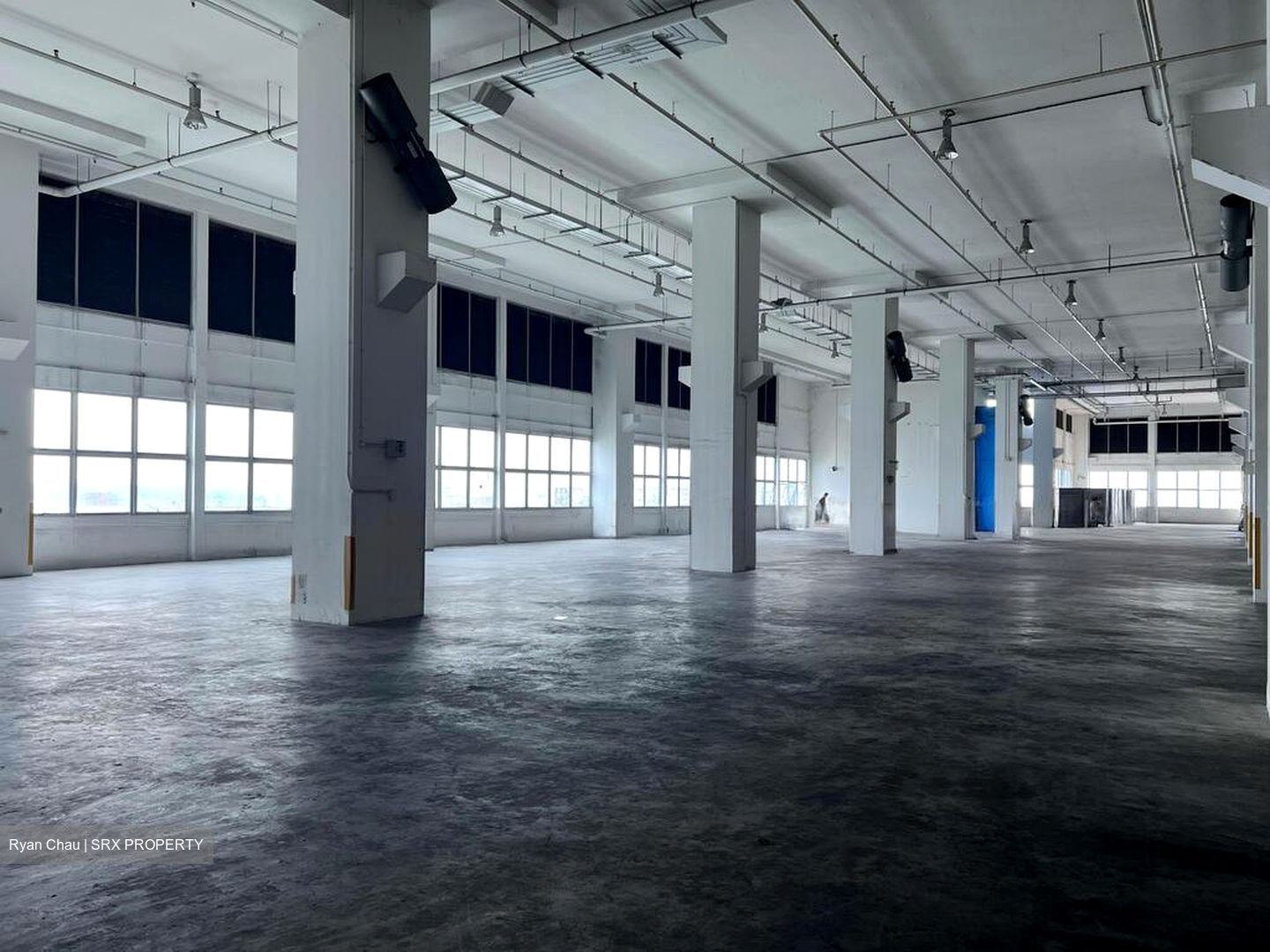 Tuas Avenue 10 (D22), Warehouse #586602321